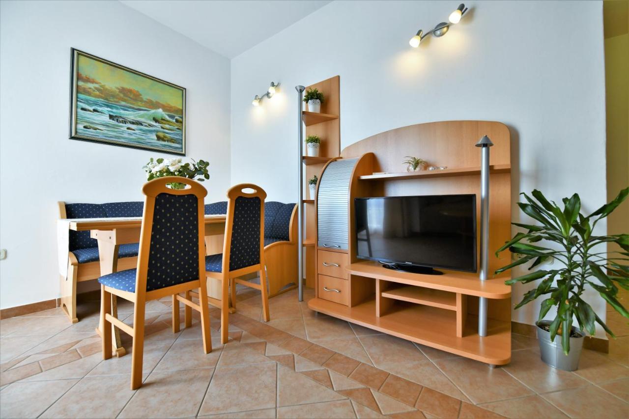 Villa Nora Tučepi Buitenkant foto