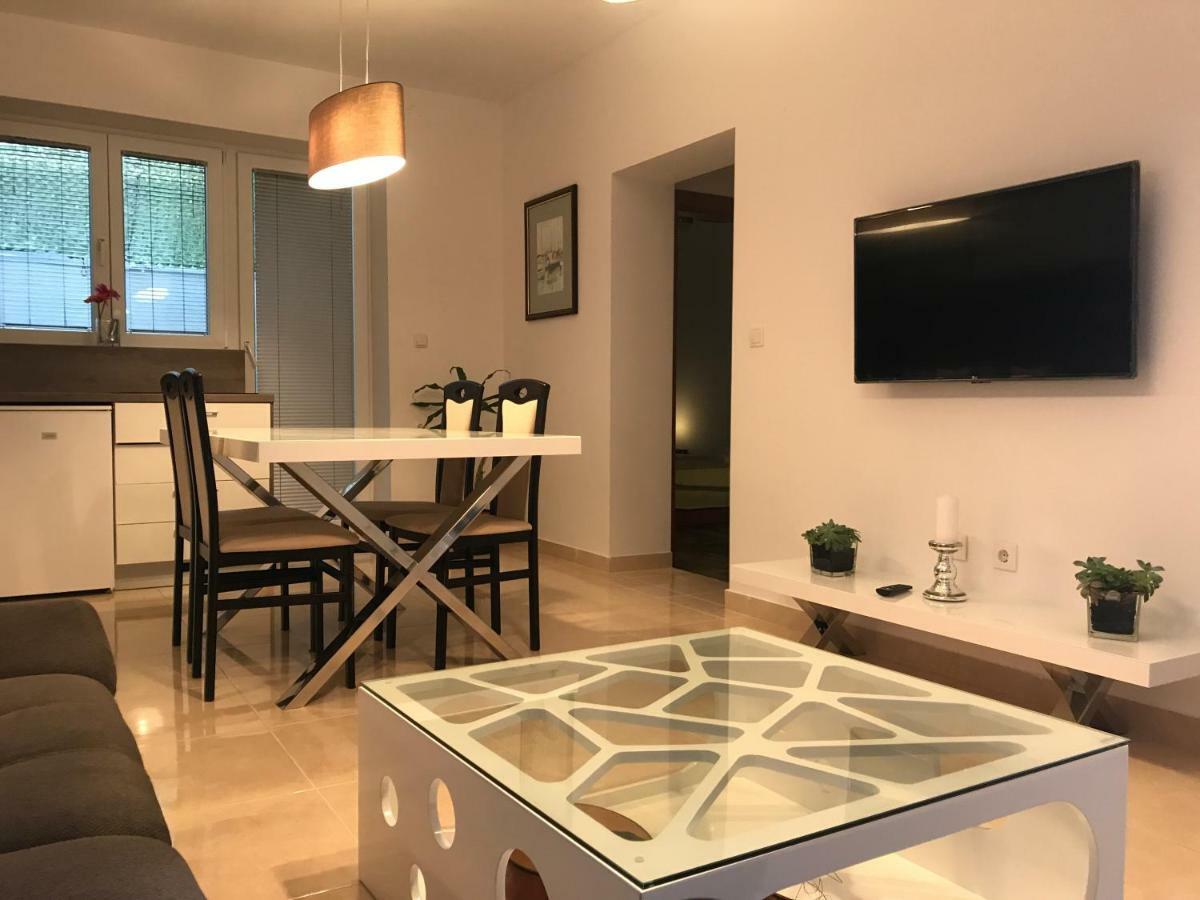 Villa Nora Tučepi Buitenkant foto