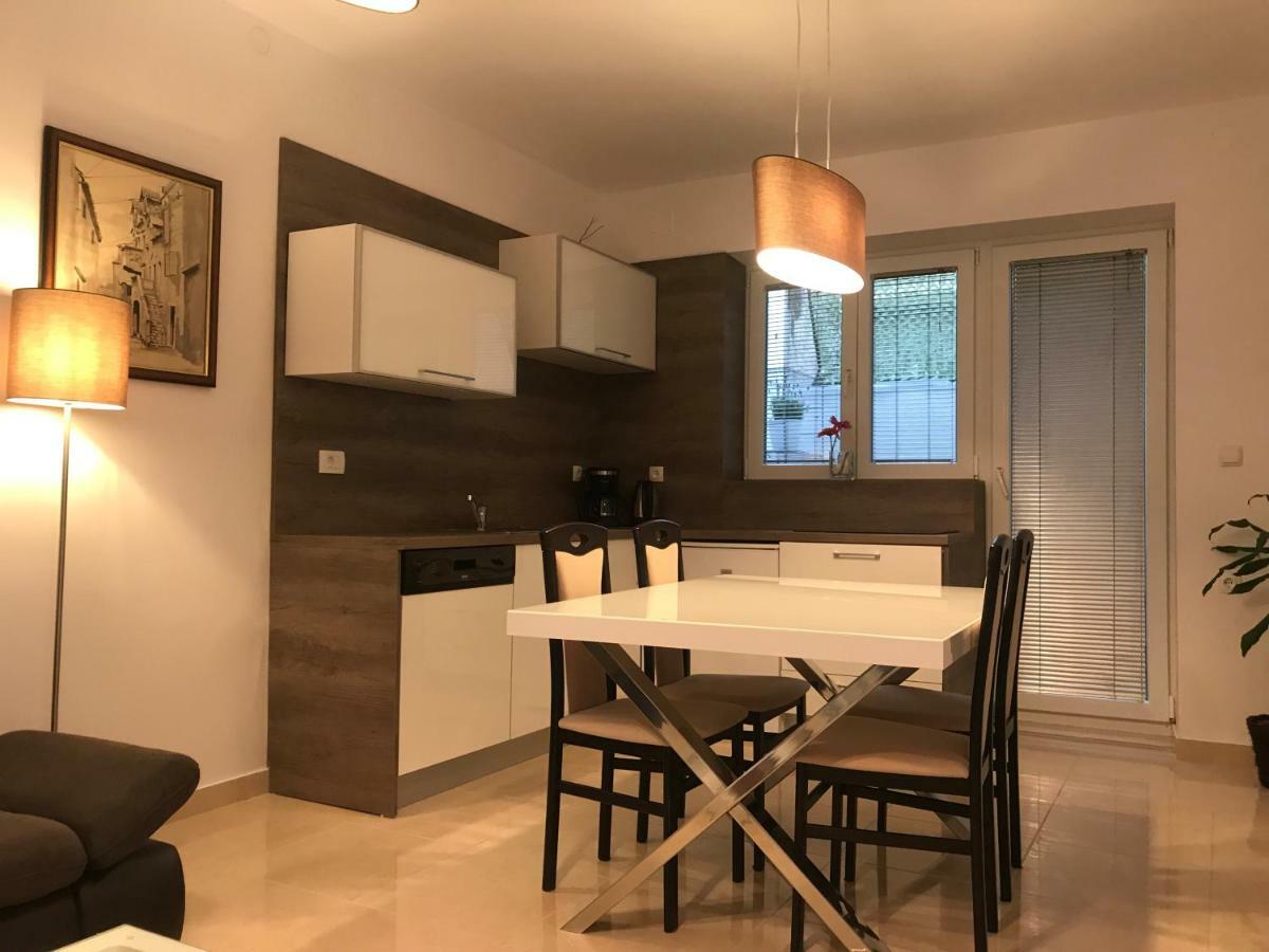 Villa Nora Tučepi Buitenkant foto
